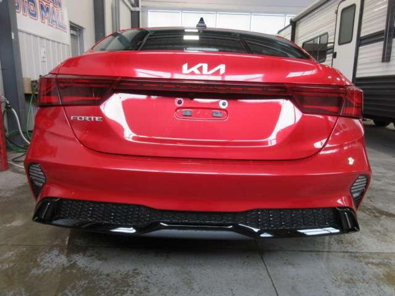 2024 Kia Forte EX, HTD. SEATS, A/C, ALLOYS, APPLE/ANDROID, 59K! Photo