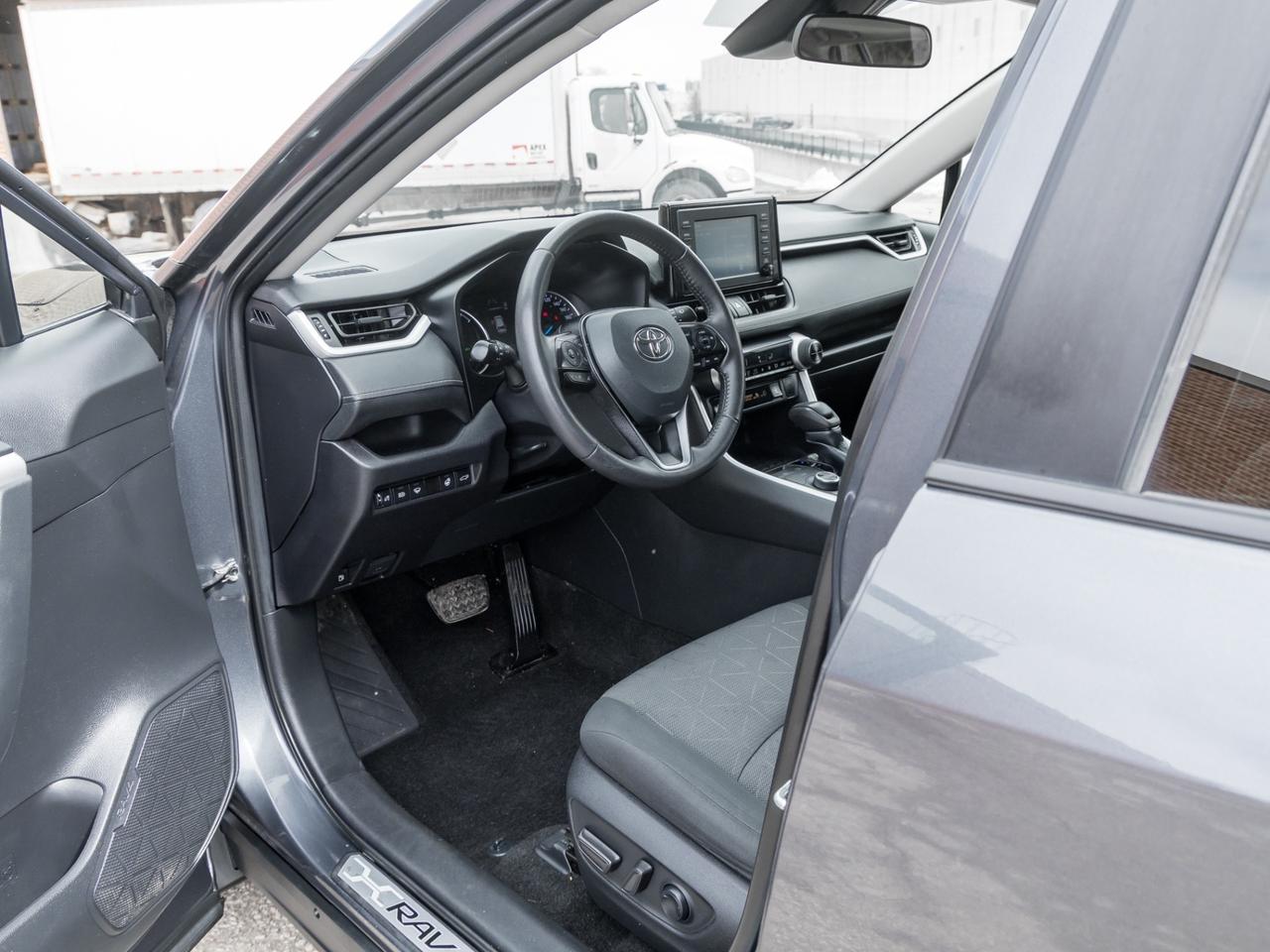 2020 Toyota RAV4 Hybrid XLE AWD Photo