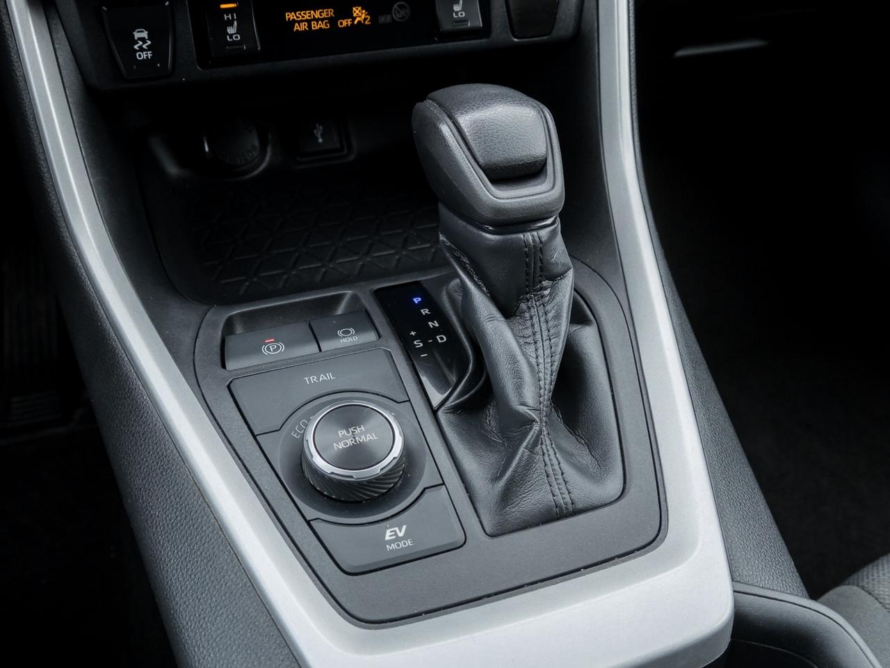 2020 Toyota RAV4 Hybrid XLE AWD Photo