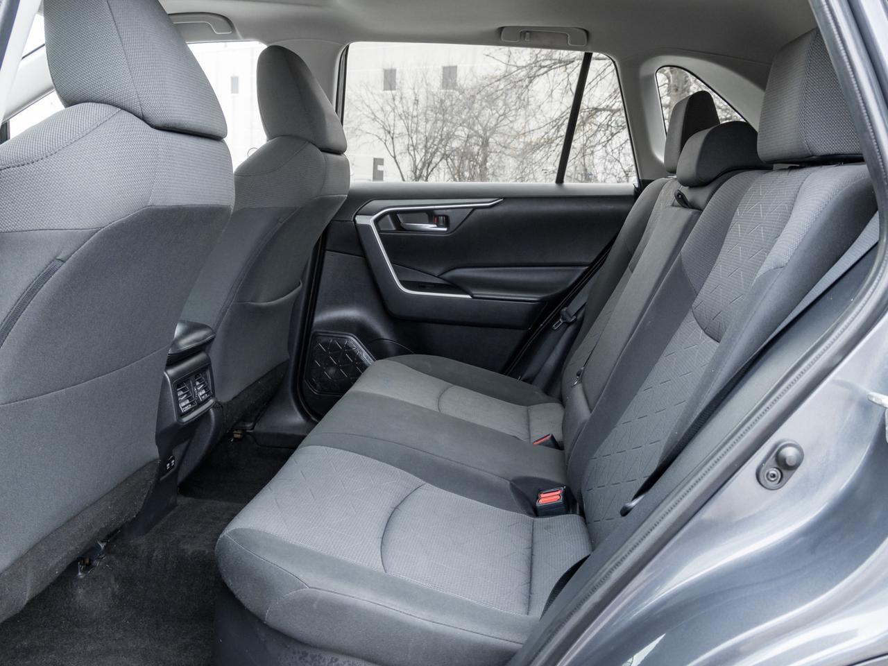 2020 Toyota RAV4 Hybrid XLE AWD Photo