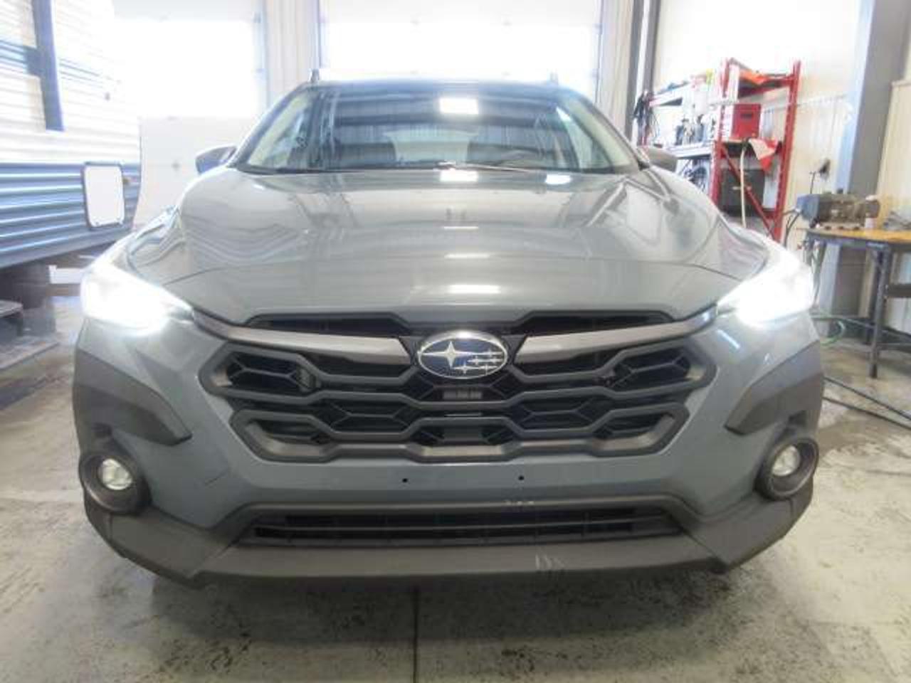 2024 Subaru Crosstrek LIMITED, NAV, ROOF, LEATHER, APPLE/ANDROID, 85K! Photo