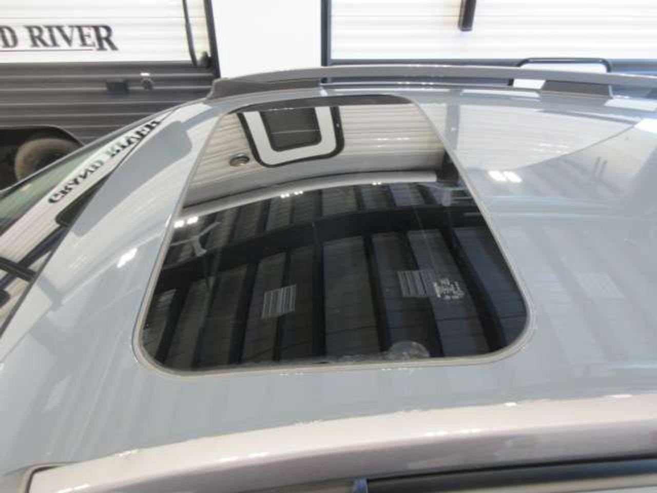 2024 Subaru Crosstrek LIMITED, NAV, ROOF, LEATHER, APPLE/ANDROID, 85K! Photo