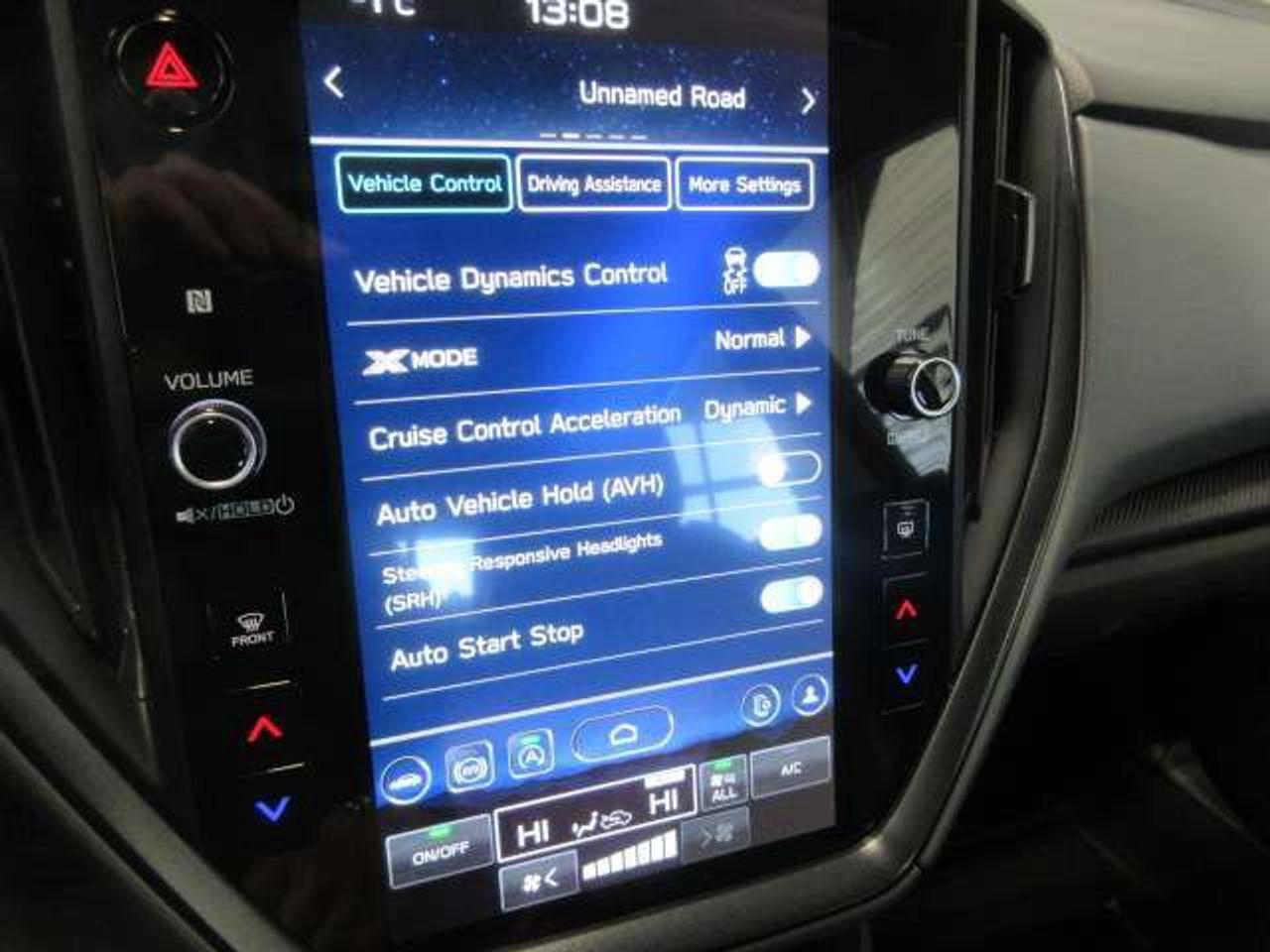 2024 Subaru Crosstrek LIMITED, NAV, ROOF, LEATHER, APPLE/ANDROID, 85K! Photo