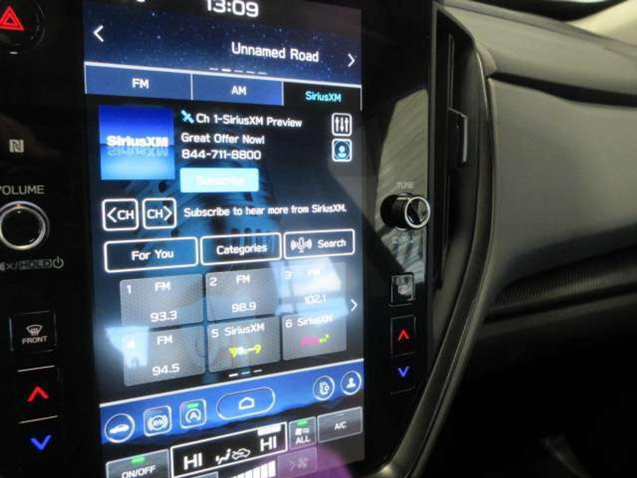 2024 Subaru Crosstrek LIMITED, NAV, ROOF, LEATHER, APPLE/ANDROID, 85K! Photo