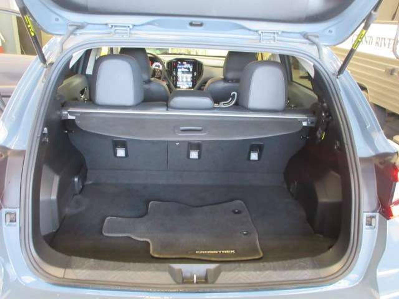 2024 Subaru Crosstrek LIMITED, NAV, ROOF, LEATHER, APPLE/ANDROID, 85K! Photo