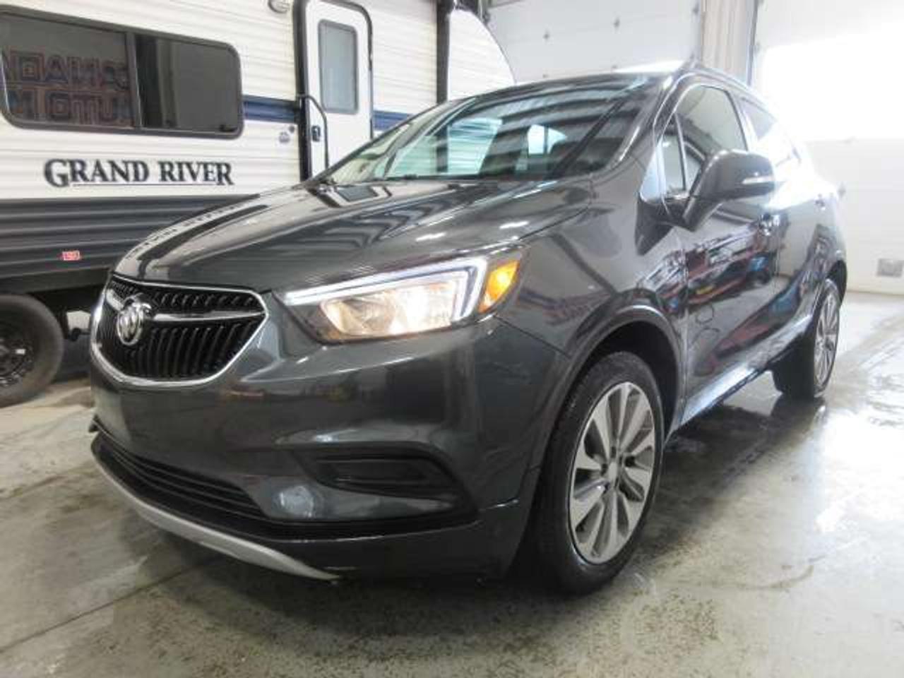 2018 Buick Encore GX PREFERRED, ALLOYS, A/C, BT, APPLE/ANDROID, 51K! Photo3