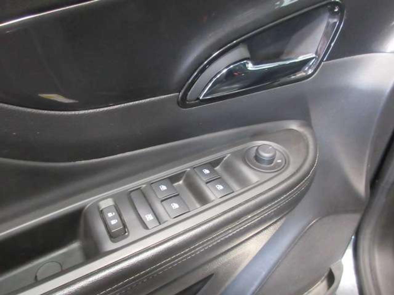 2018 Buick Encore GX PREFERRED, ALLOYS, A/C, BT, APPLE/ANDROID, 51K! Photo