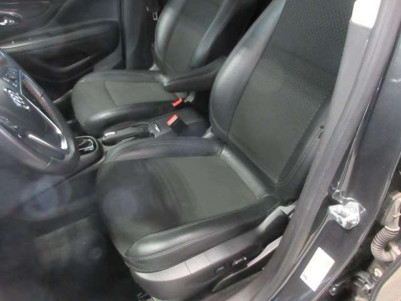 2018 Buick Encore GX PREFERRED, ALLOYS, A/C, BT, APPLE/ANDROID, 51K! Photo