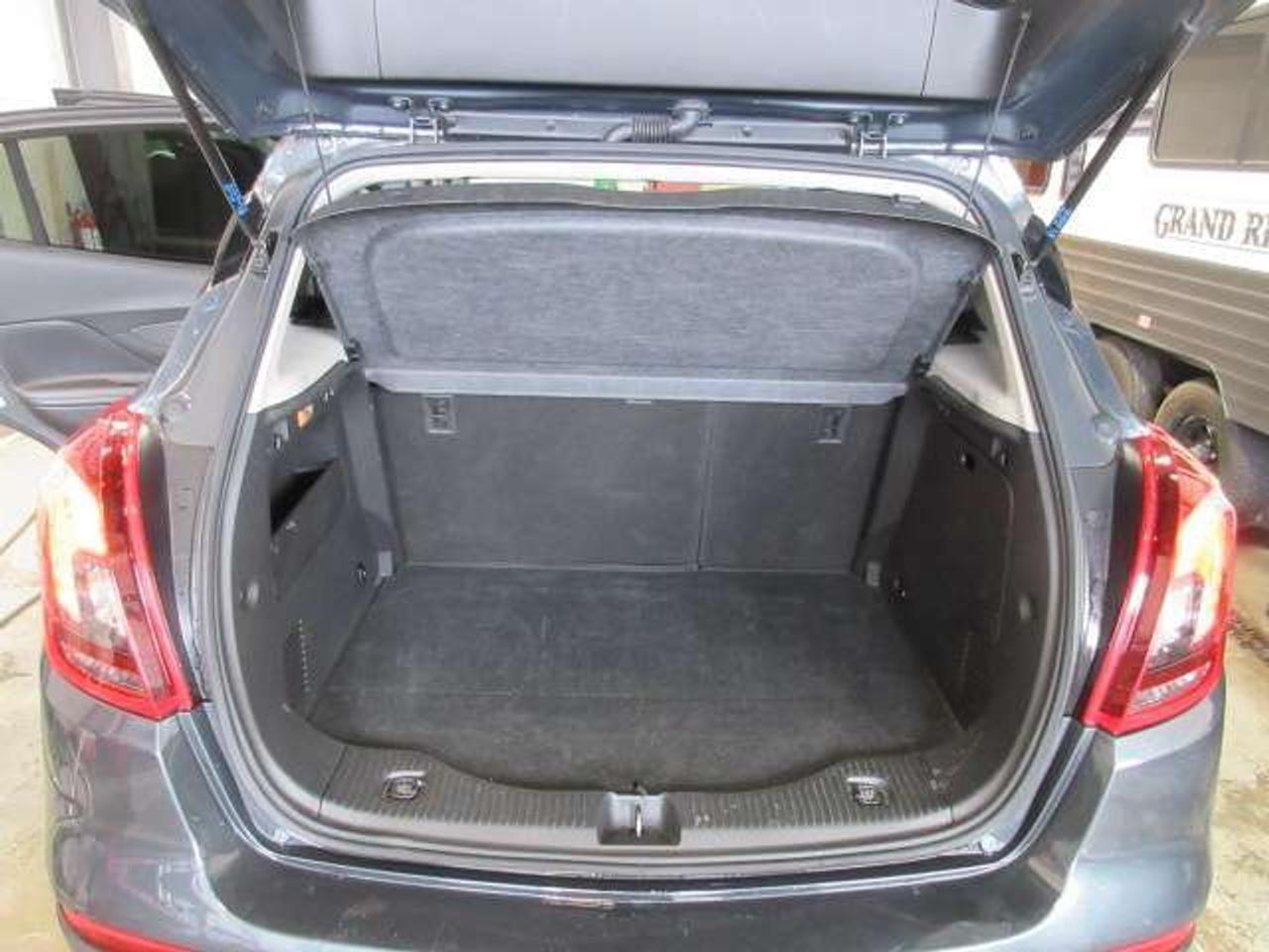 2018 Buick Encore GX PREFERRED, ALLOYS, A/C, BT, APPLE/ANDROID, 51K! Photo