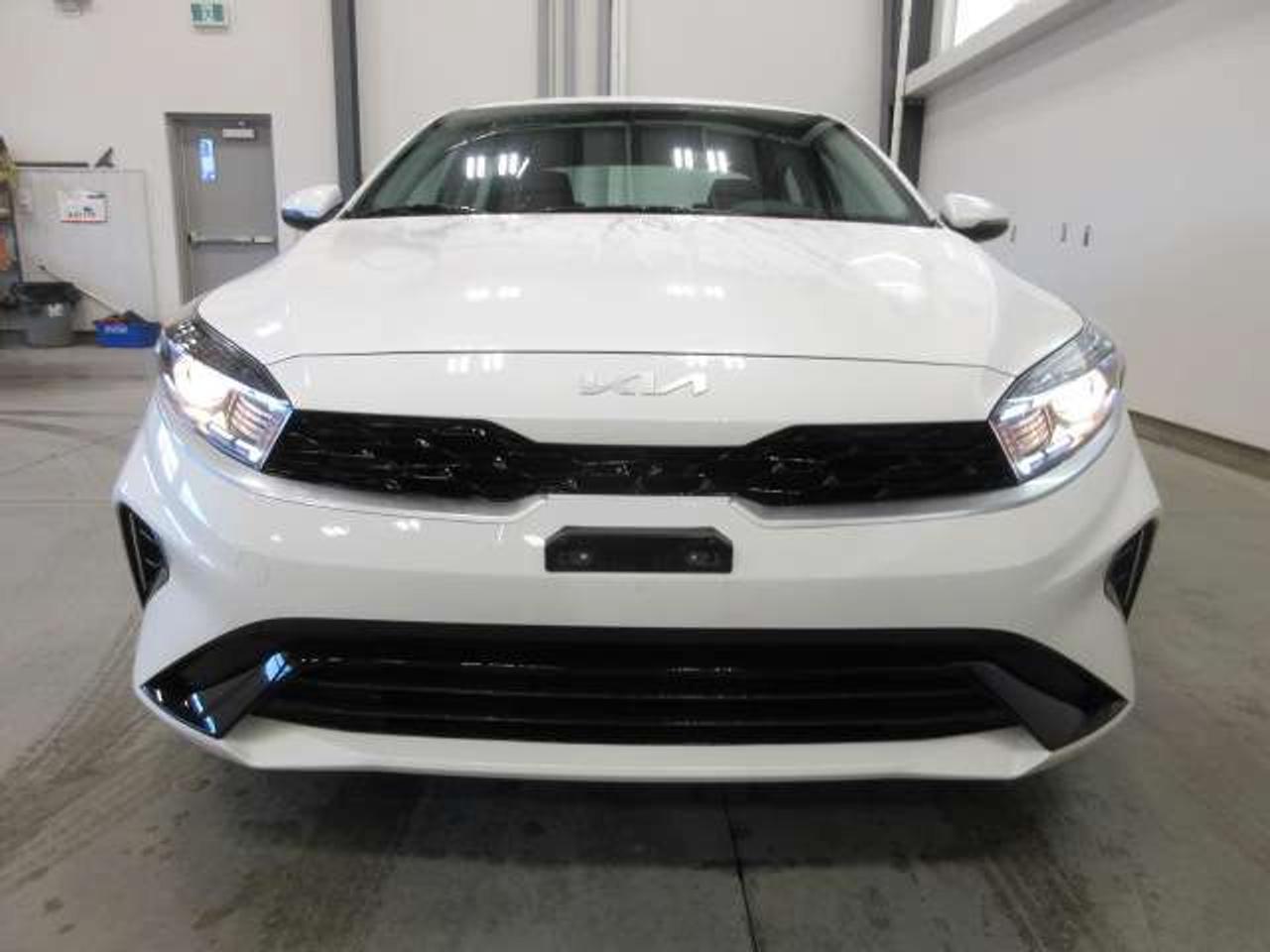 2024 Kia Forte EX, HTD. SEATS, A/C, ALLOYS, APPLE/ANDROID, 68K! Photo