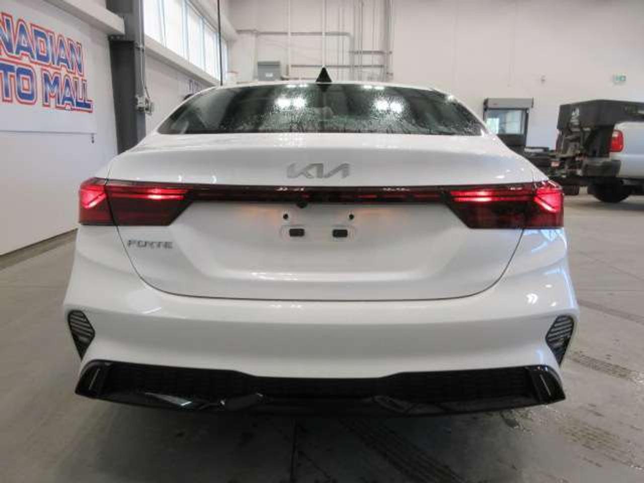 2024 Kia Forte EX, HTD. SEATS, A/C, ALLOYS, APPLE/ANDROID, 68K! Photo