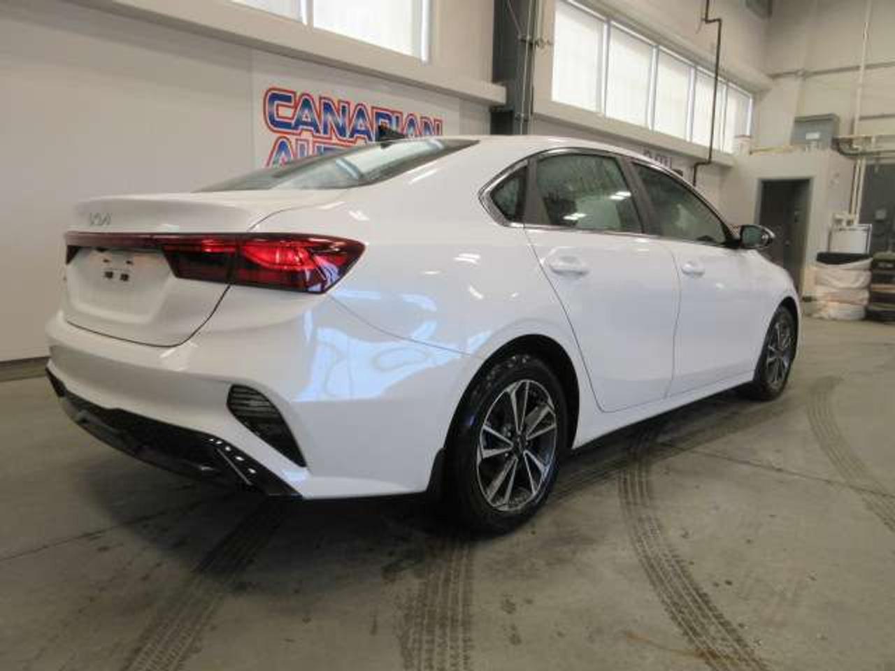 2024 Kia Forte EX, HTD. SEATS, A/C, ALLOYS, APPLE/ANDROID, 68K! Photo