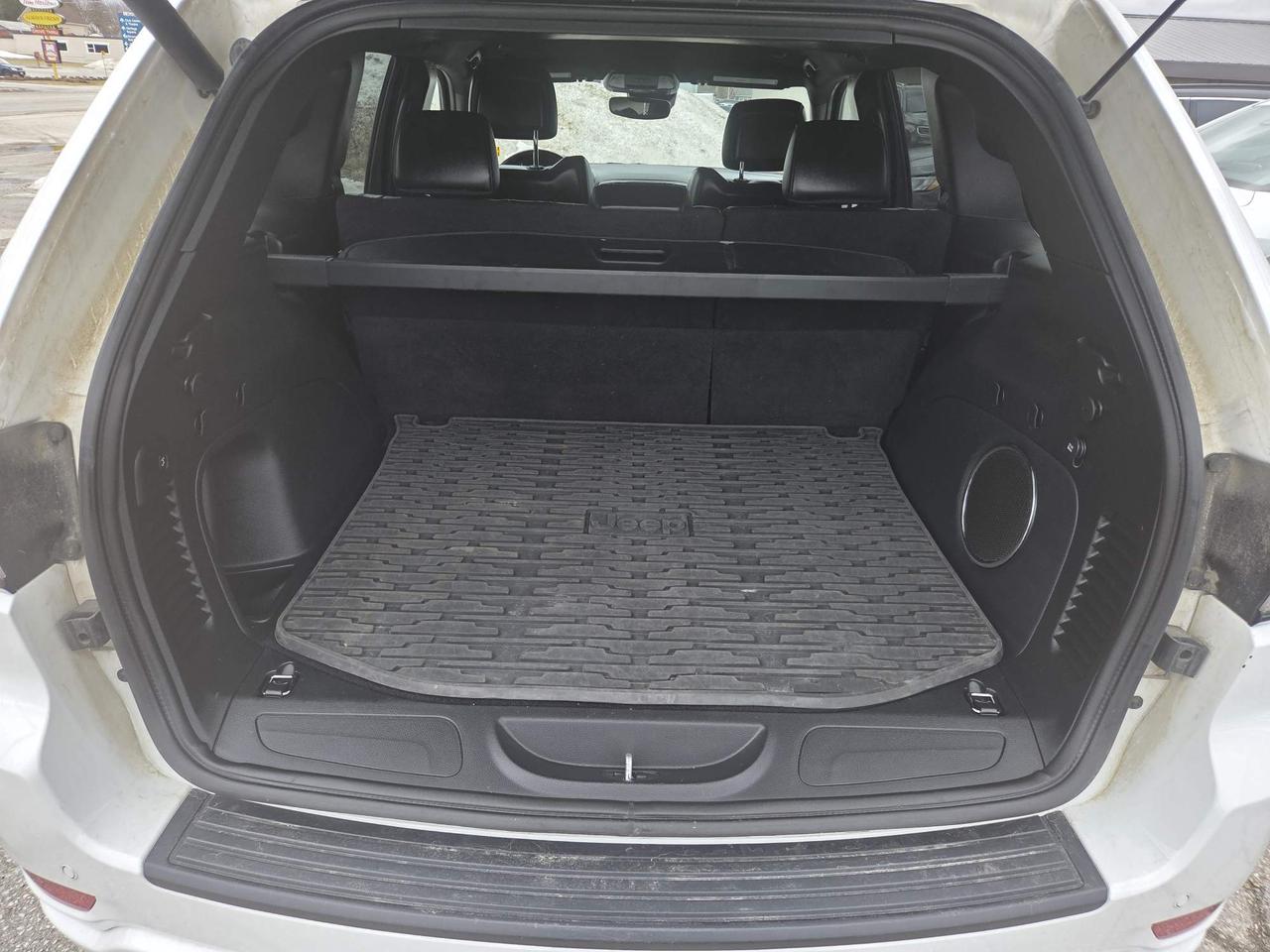 2021 Jeep Grand Cherokee Laredo 4dr 4x4 Photo3