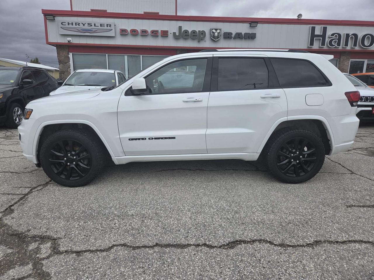 2021 Jeep Grand Cherokee Laredo 4dr 4x4 Photo