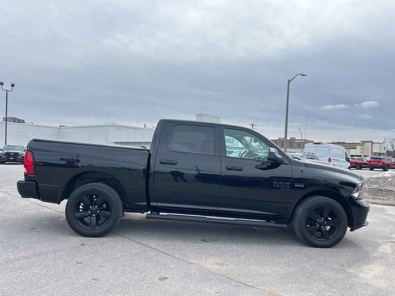 2022 RAM 1500 Classic EXPRESS Photo