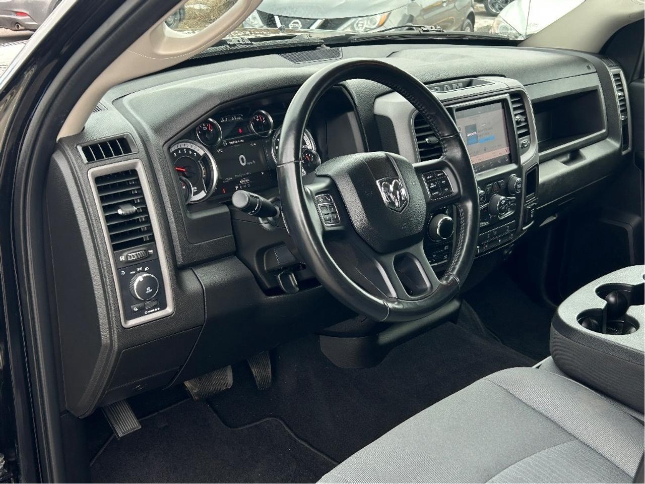 2022 RAM 1500 Classic EXPRESS Photo