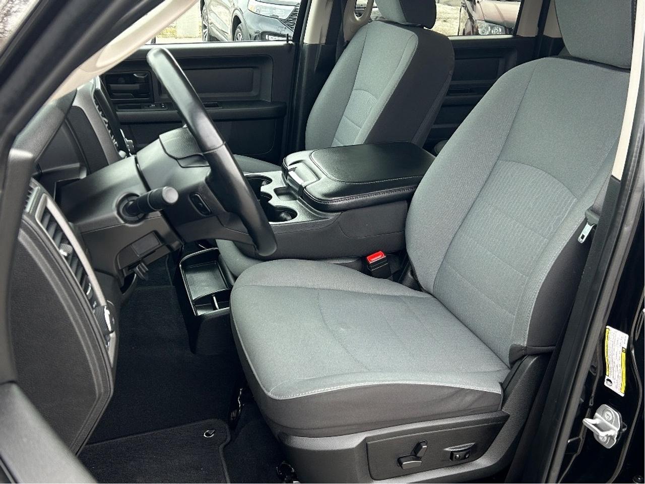 2022 RAM 1500 Classic EXPRESS Photo