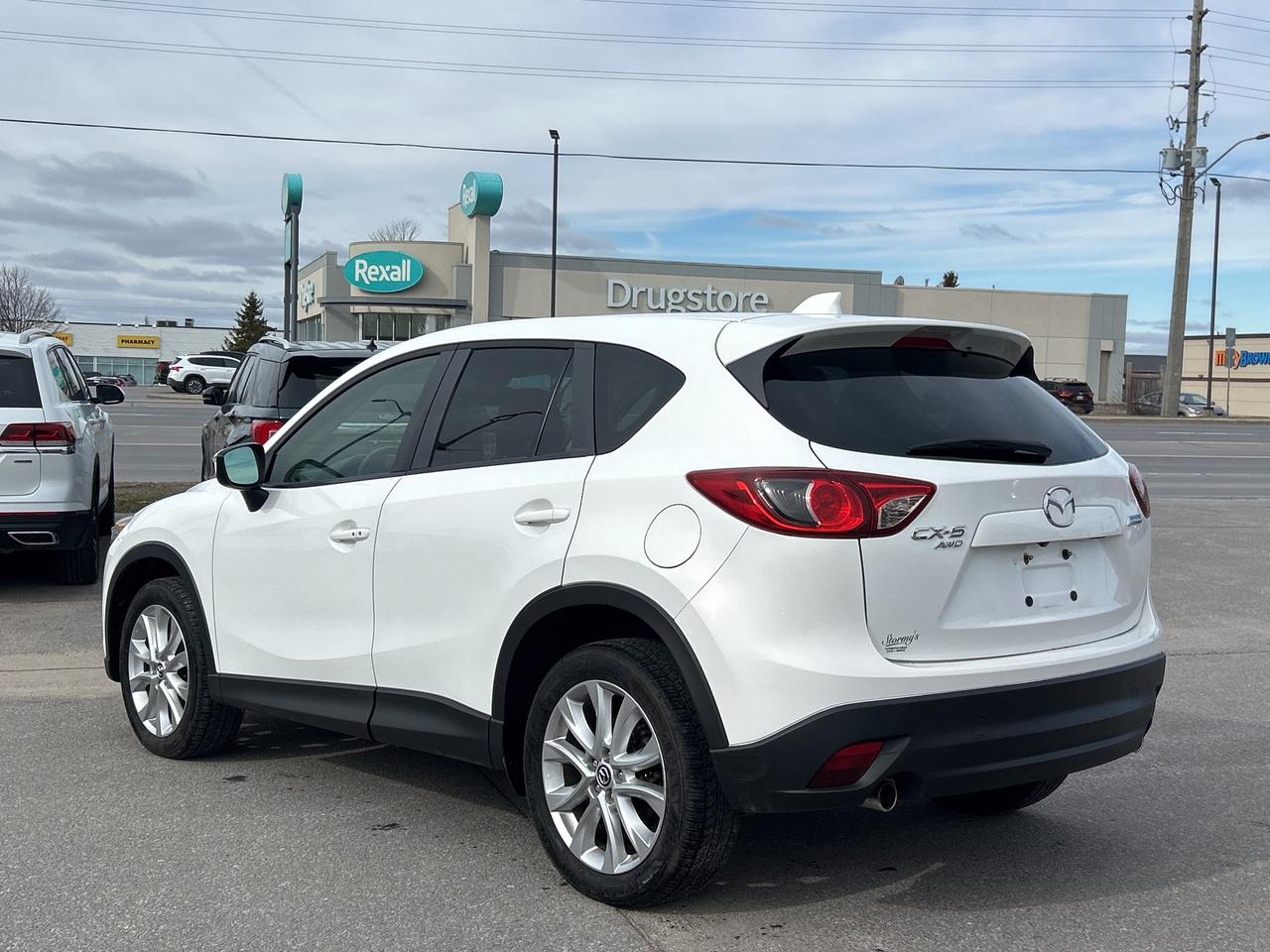 2015 Mazda CX-5 GT AWD LEATHER  SUNROOF CALL NAPANEE 613-354-2100 Photo2