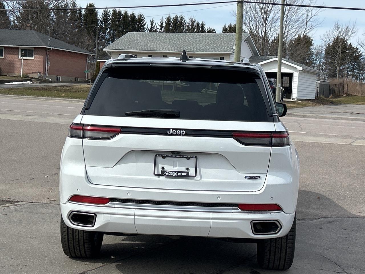 2022 Jeep Grand Cherokee Summit PANO ROOF/NAVI/REMOTE START  CALL PICTON Photo3
