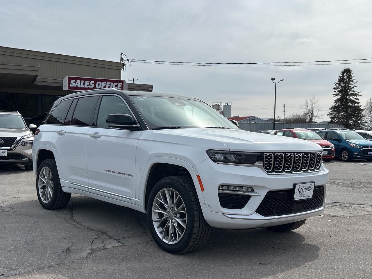 2022 Jeep Grand Cherokee Summit PANO ROOF/NAVI/REMOTE START  CALL PICTON Photo