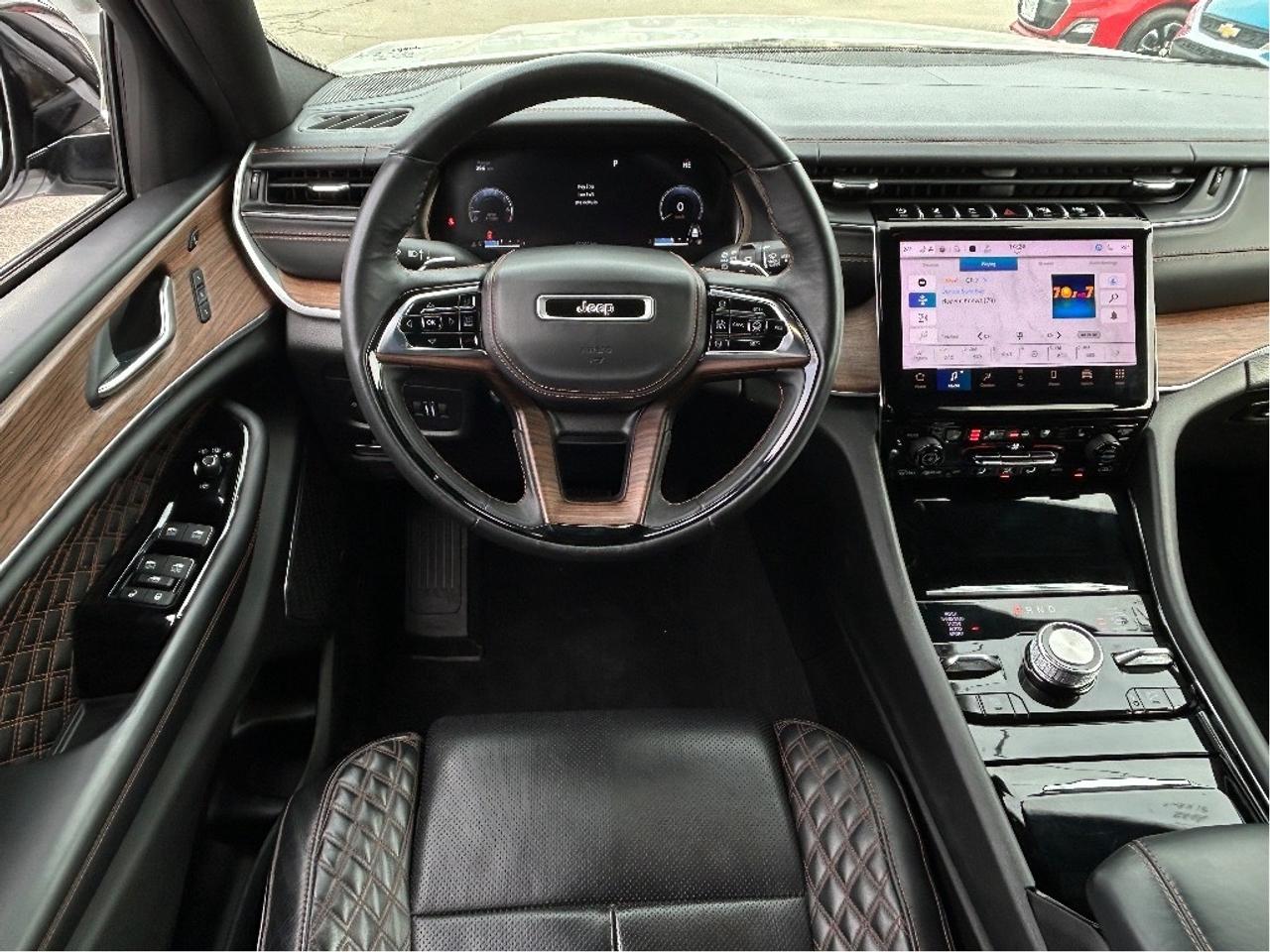 2022 Jeep Grand Cherokee Summit PANO ROOF/NAVI/REMOTE START  CALL PICTON Photo