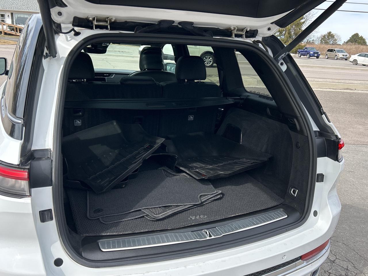 2022 Jeep Grand Cherokee Summit PANO ROOF/NAVI/REMOTE START  CALL PICTON Photo