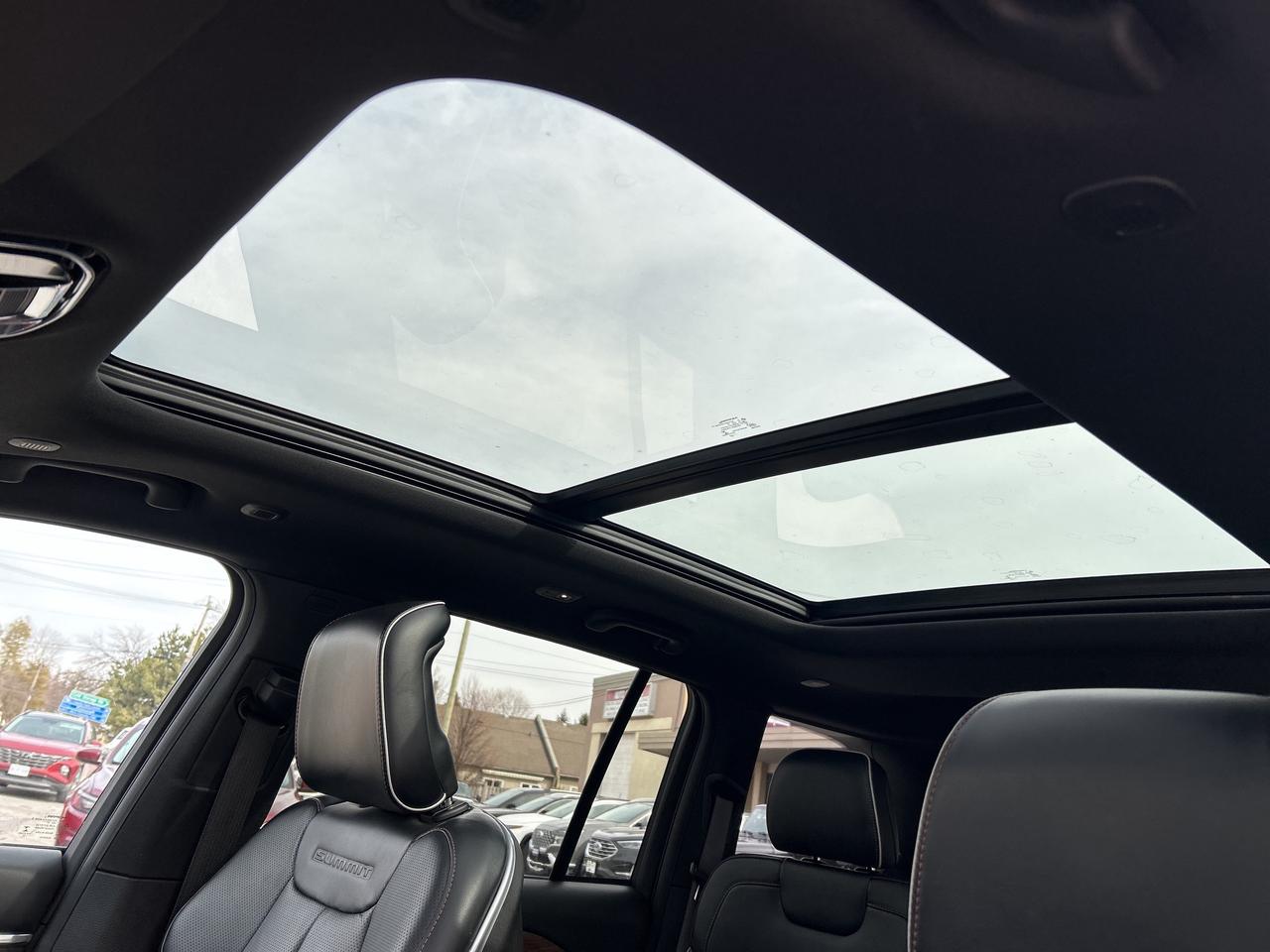 2022 Jeep Grand Cherokee Summit PANO ROOF/NAVI/REMOTE START  CALL PICTON Photo