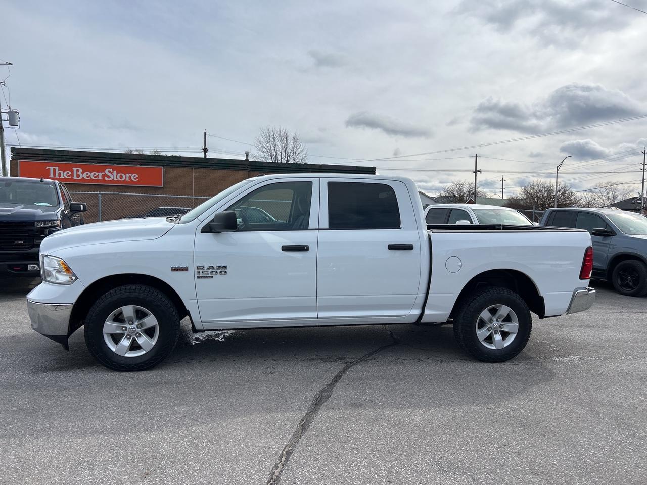 2023 RAM 1500 Classic SLT HEMI V8!! CALL BELLEVILLE *613-961-8848* Photo