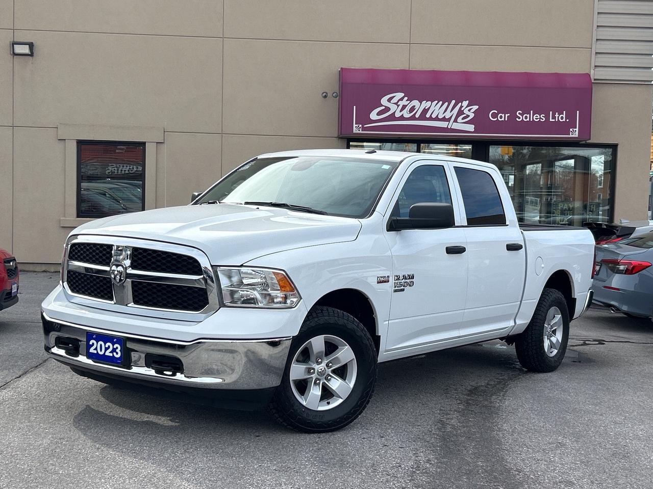 2023 RAM 1500 Classic SLT HEMI V8!! CALL BELLEVILLE *613-961-8848* Photo