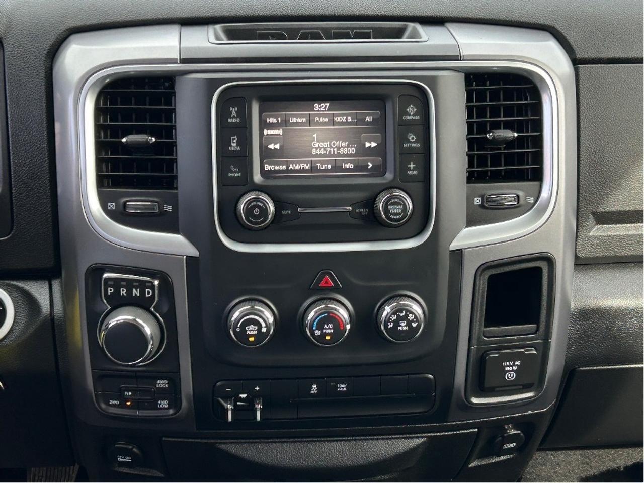 2023 RAM 1500 Classic SLT HEMI V8!! CALL BELLEVILLE *613-961-8848* Photo