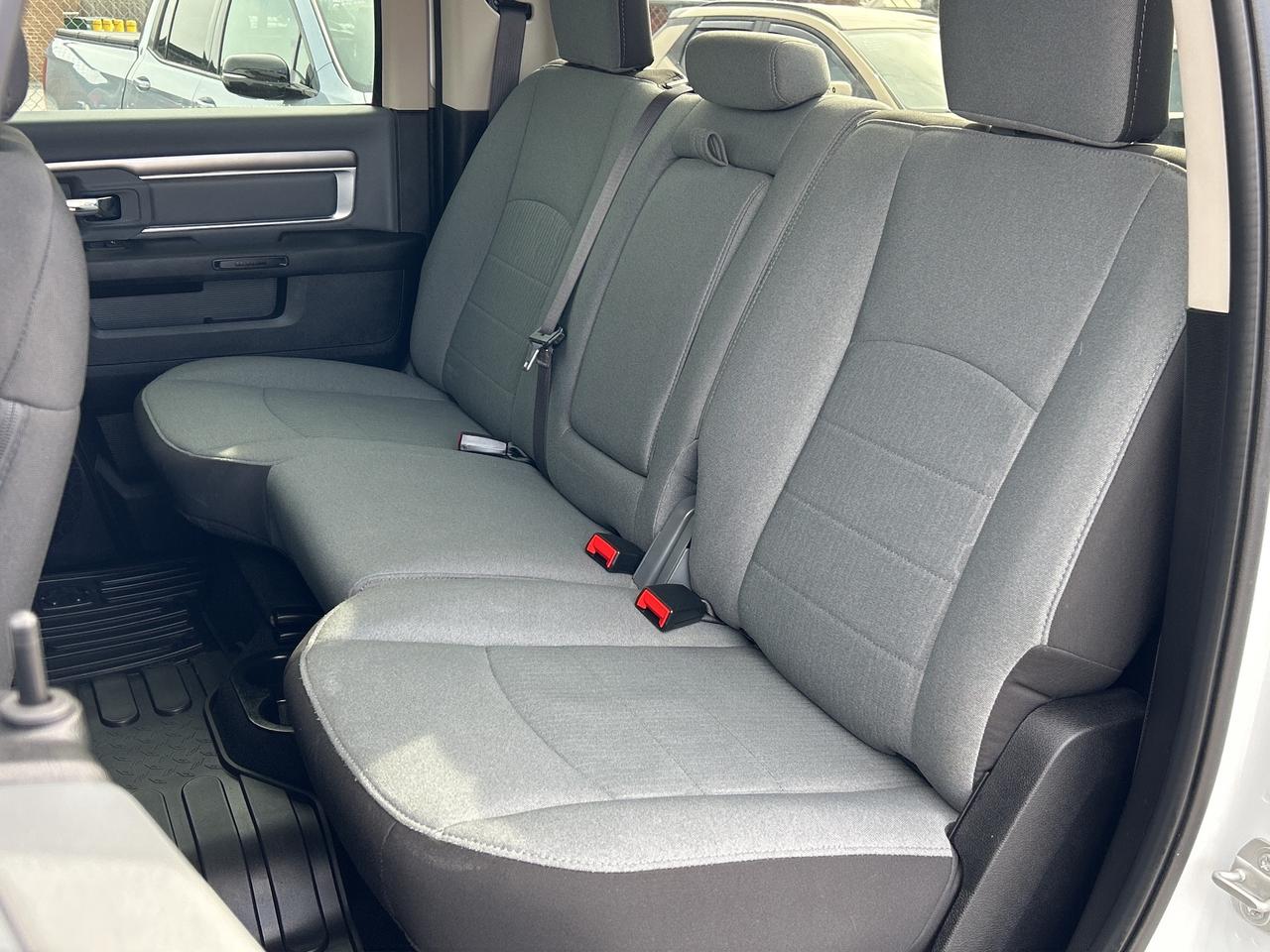 2023 RAM 1500 Classic SLT HEMI V8!! CALL BELLEVILLE *613-961-8848* Photo