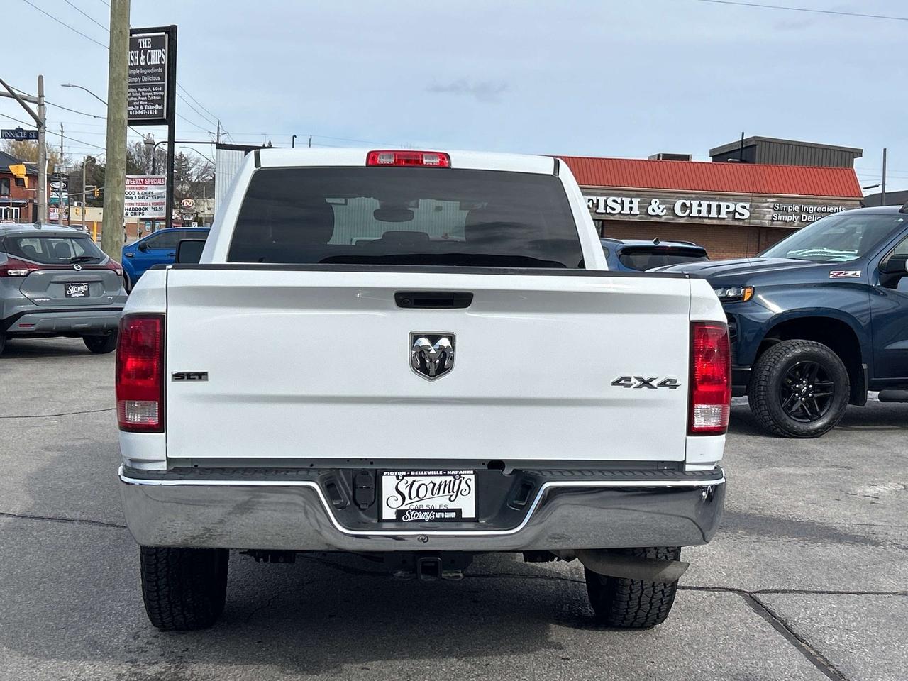 2023 RAM 1500 SLT HEMI 4x4 V8!! CALL NAPANEE 613-354-2100 Photo