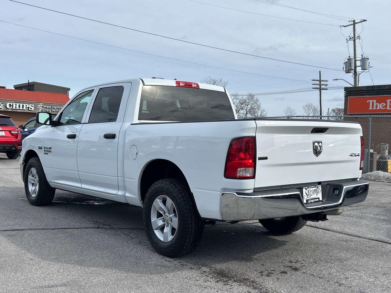 2023 RAM 1500 SLT HEMI 4x4 V8!! CALL NAPANEE 613-354-2100 Photo