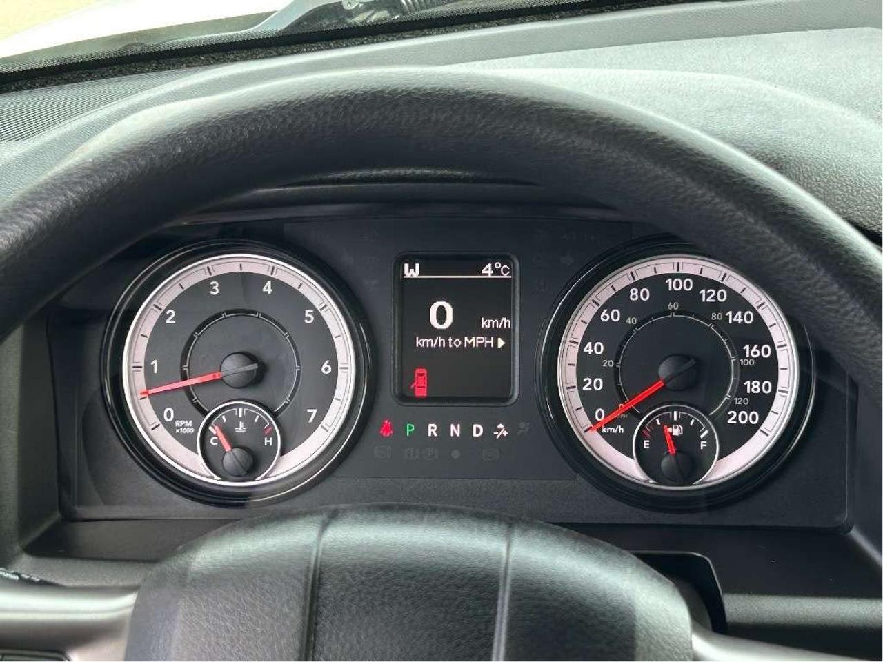 2023 RAM 1500 SLT HEMI 4x4 V8!! CALL NAPANEE 613-354-2100 Photo