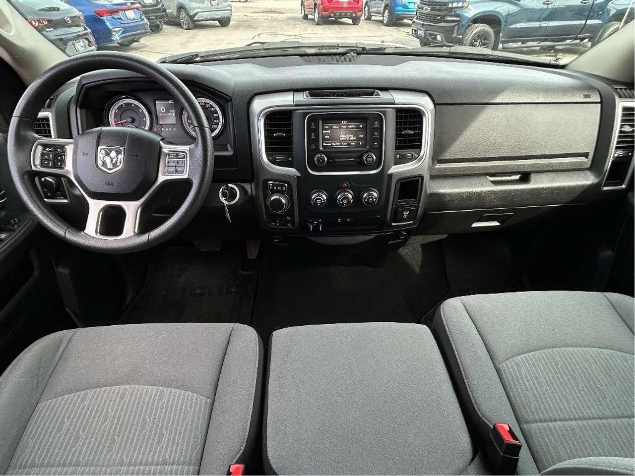 2023 RAM 1500 SLT HEMI 4x4 V8!! CALL NAPANEE 613-354-2100 Photo