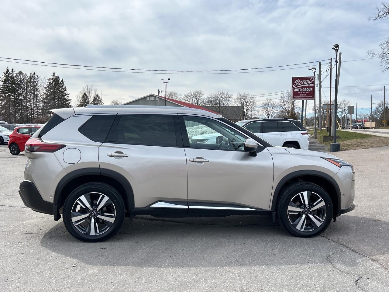 2023 Nissan Rogue SL AWD/PANO ROOF/NAV/REMOTE START CALL NAPANEE Photo