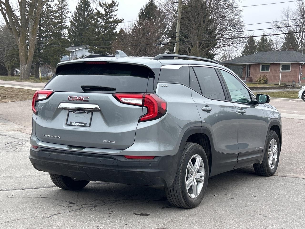 2024 GMC Terrain SLE/BACK UP CAM/HEATED SEATS 55K KMS CALL PICTON Photo