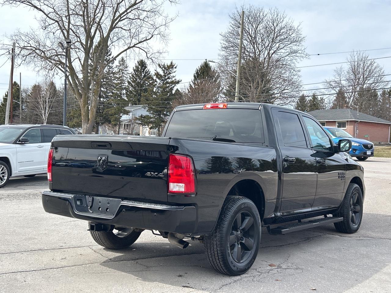 2022 RAM 1500 Classic SLT 3.6L/4X4  CALL NAPANEE 613-354-2100 Photo