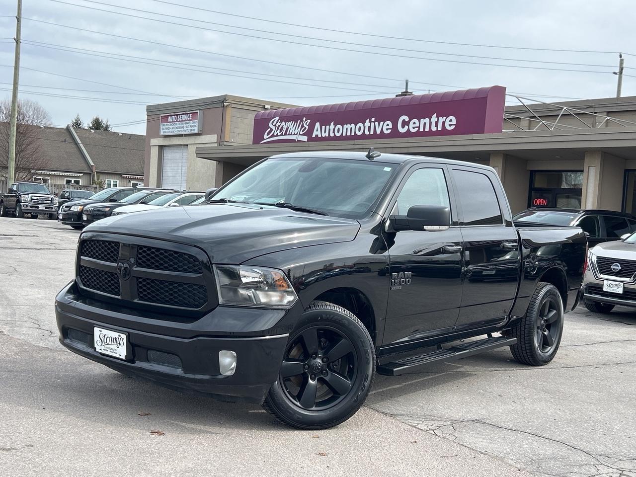 2022 RAM 1500 Classic SLT 3.6L/4X4  CALL NAPANEE 613-354-2100 Photo