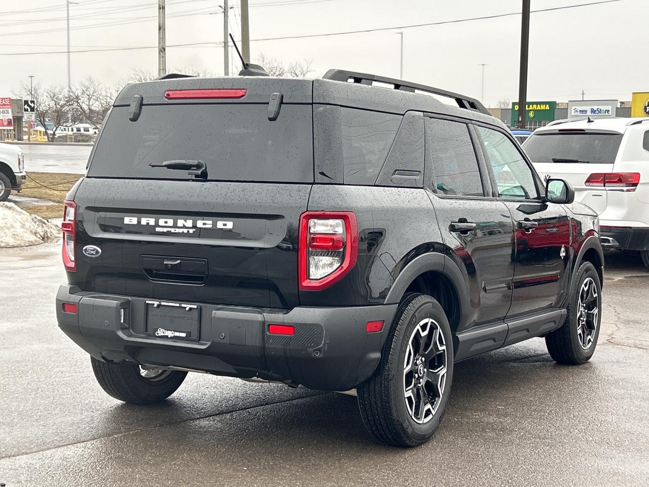 2025 Ford Bronco Sport Outer Banks   **CALL NAPANEE 613*354*2100 Photo4