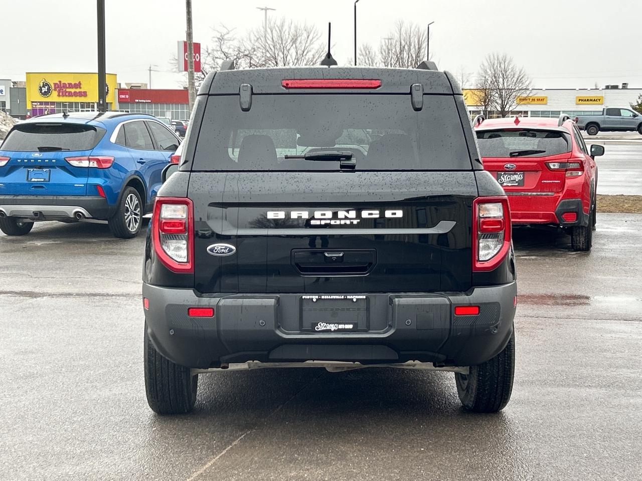 2025 Ford Bronco Sport Outer Banks   **CALL NAPANEE 613*354*2100 Photo3