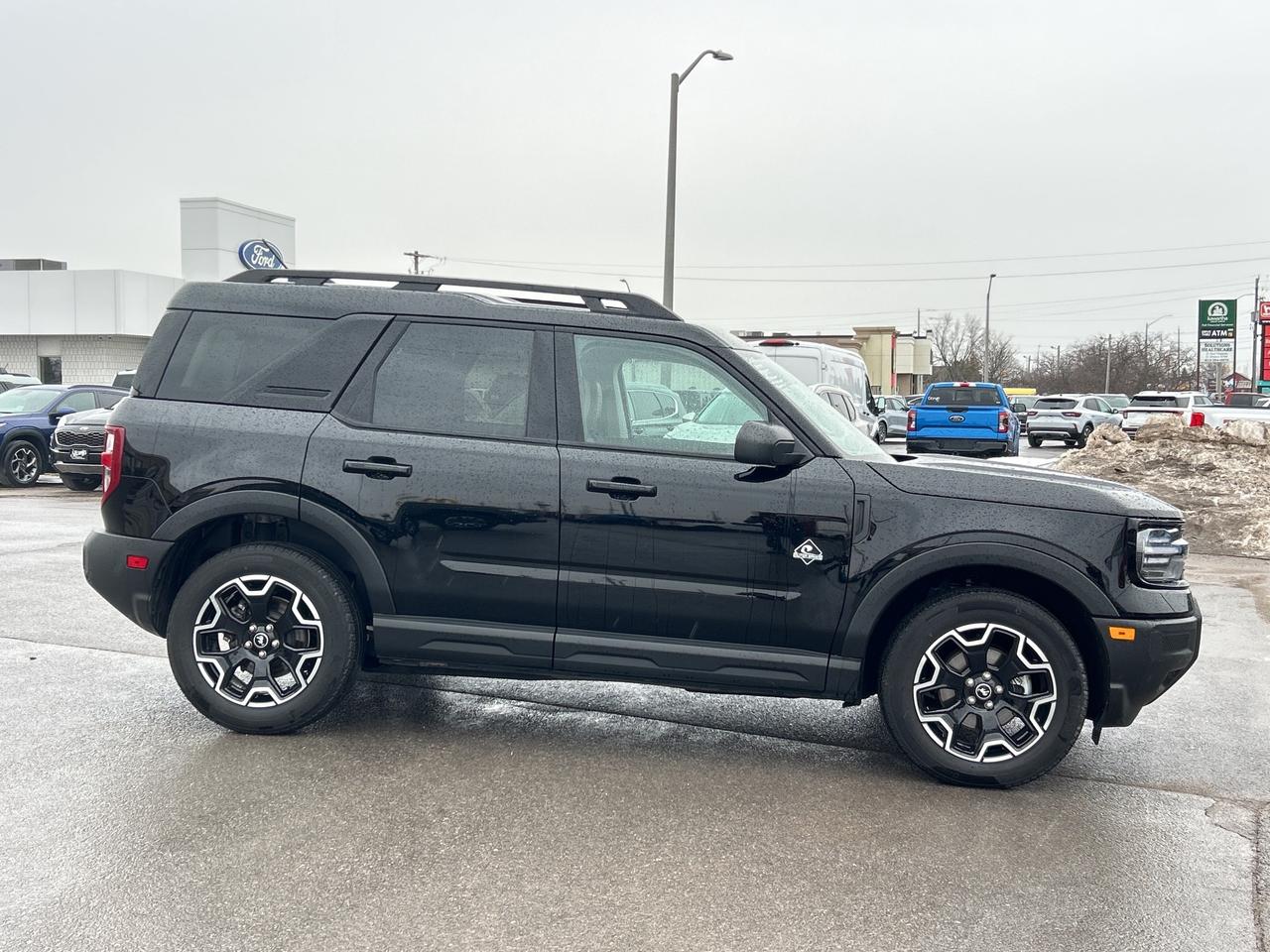 2025 Ford Bronco Sport Outer Banks   **CALL NAPANEE 613*354*2100 Photo
