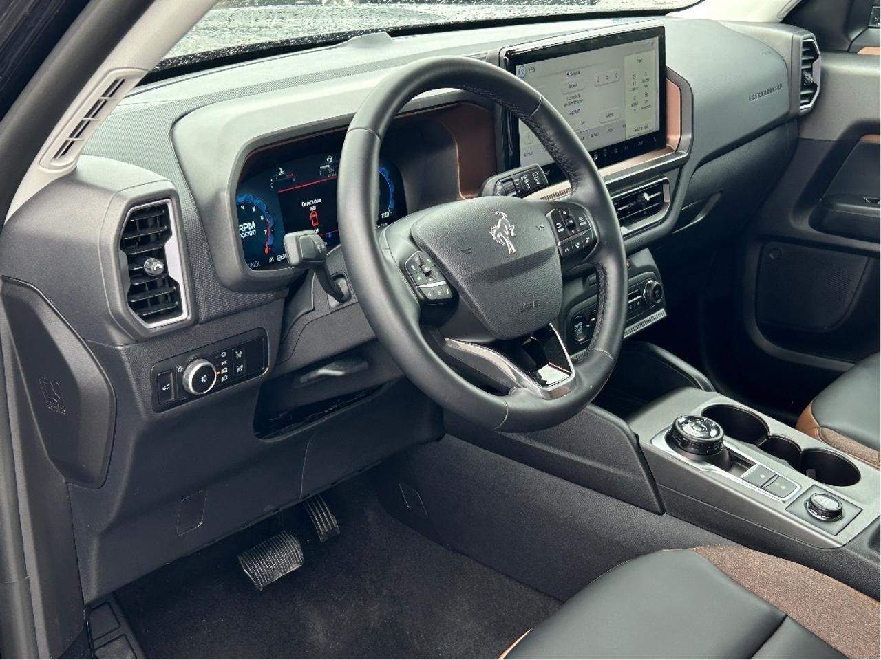 2025 Ford Bronco Sport Outer Banks   **CALL NAPANEE 613*354*2100 Photo