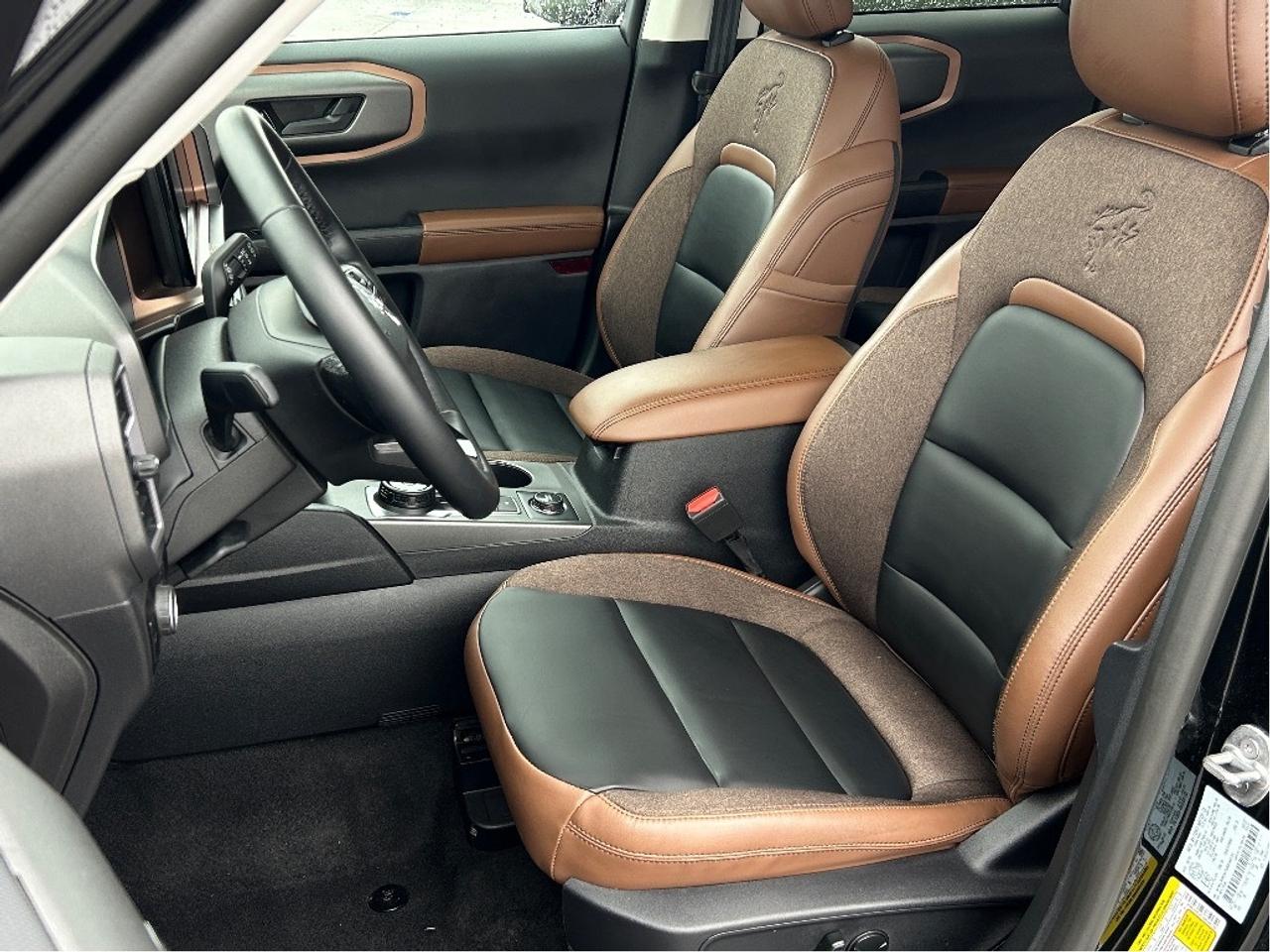 2025 Ford Bronco Sport Outer Banks   **CALL NAPANEE 613*354*2100 Photo