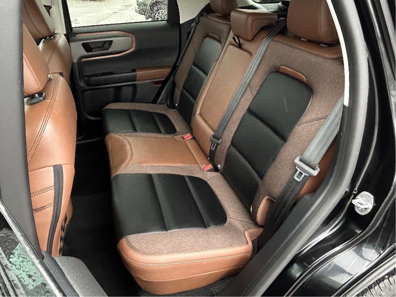 2025 Ford Bronco Sport Outer Banks   **CALL NAPANEE 613*354*2100 Photo