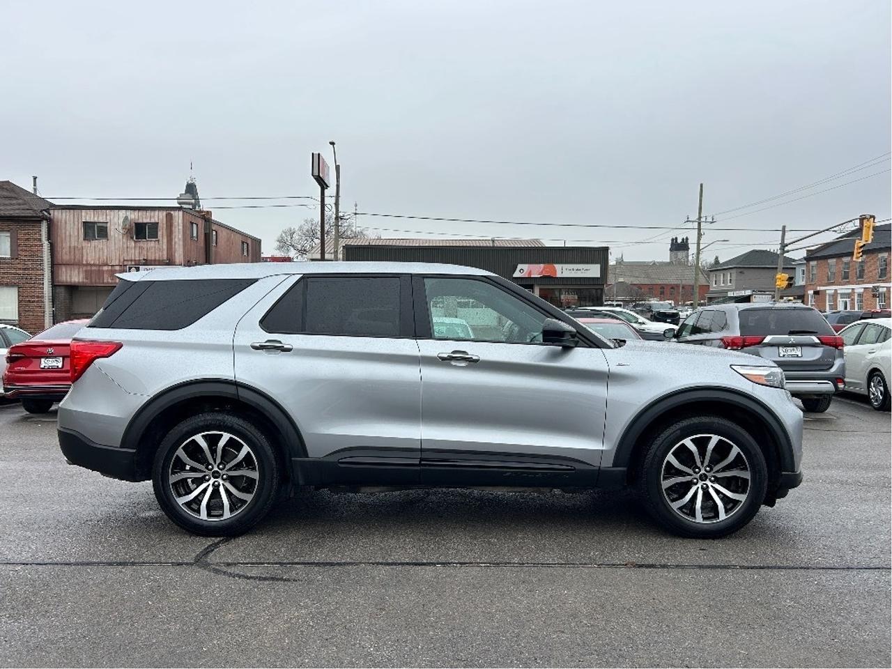 2022 Ford Explorer ST-Line CALL BELLEVILLE ***613-961-8848 Photo