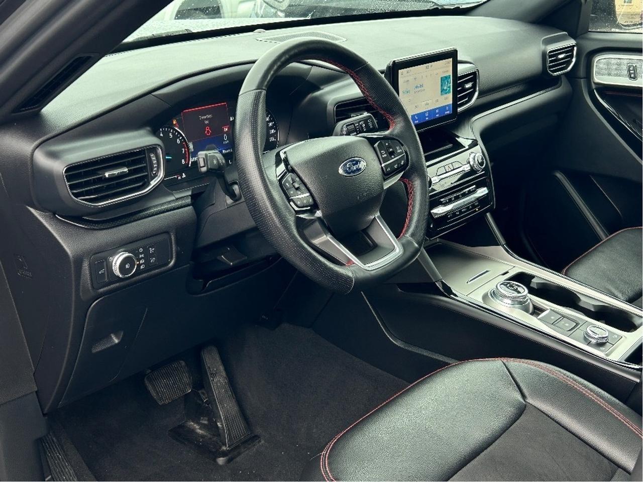 2022 Ford Explorer ST-Line CALL BELLEVILLE ***613-961-8848 Photo