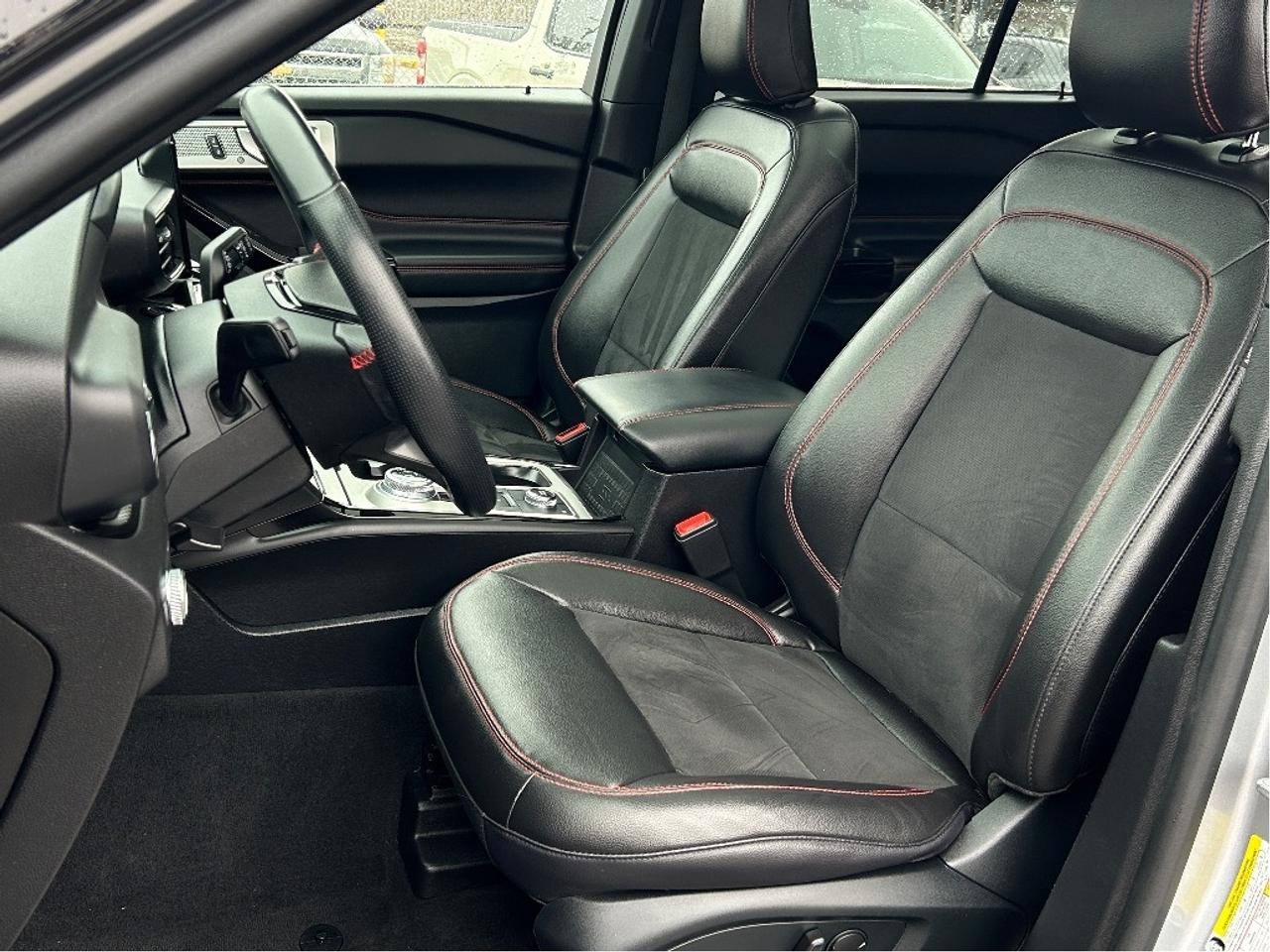 2022 Ford Explorer ST-Line CALL BELLEVILLE ***613-961-8848 Photo