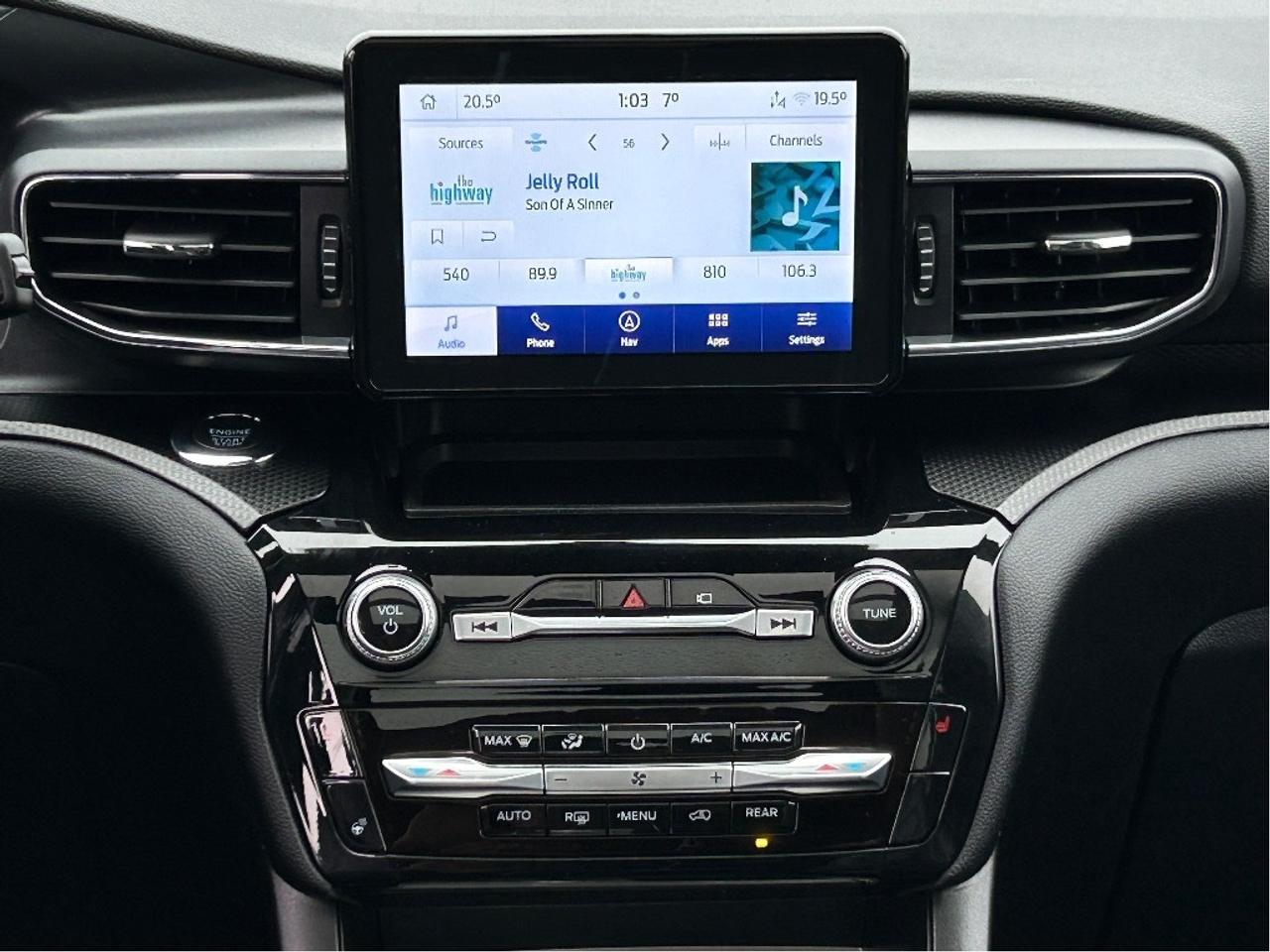 2022 Ford Explorer ST-Line CALL BELLEVILLE ***613-961-8848 Photo