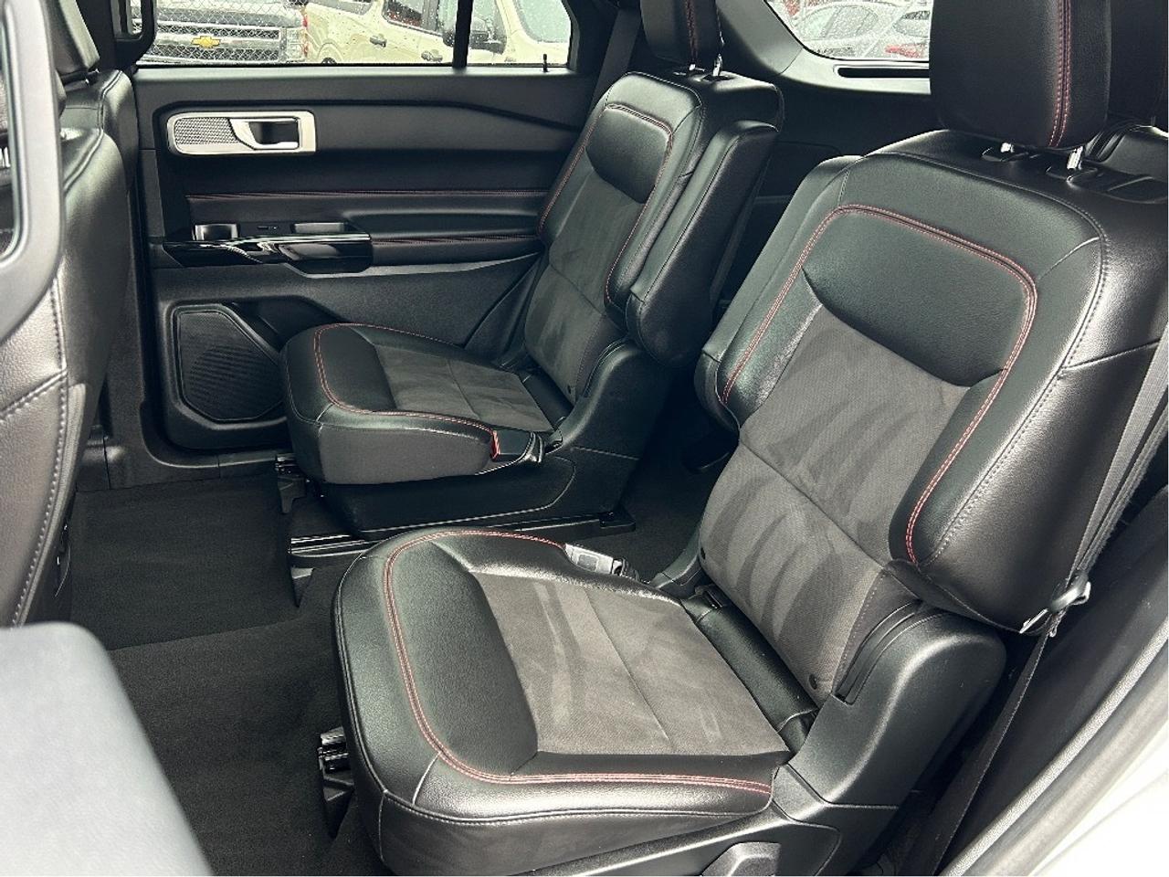 2022 Ford Explorer ST-Line CALL BELLEVILLE ***613-961-8848 Photo